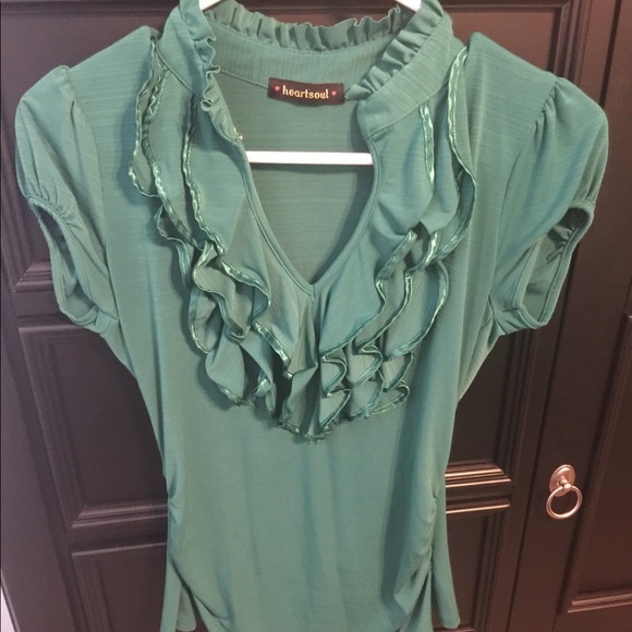 Cute emerald green top with ruffle detail - Picture 1 of 1
