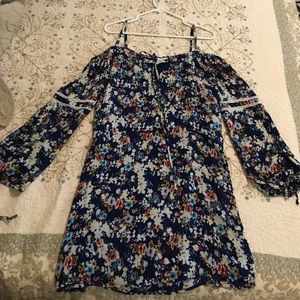WAYF size medium, off the shoulder, shift dress