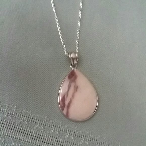 "Strawberry Ice cream" Marbled Pendant Necklace - Picture 2 of 2