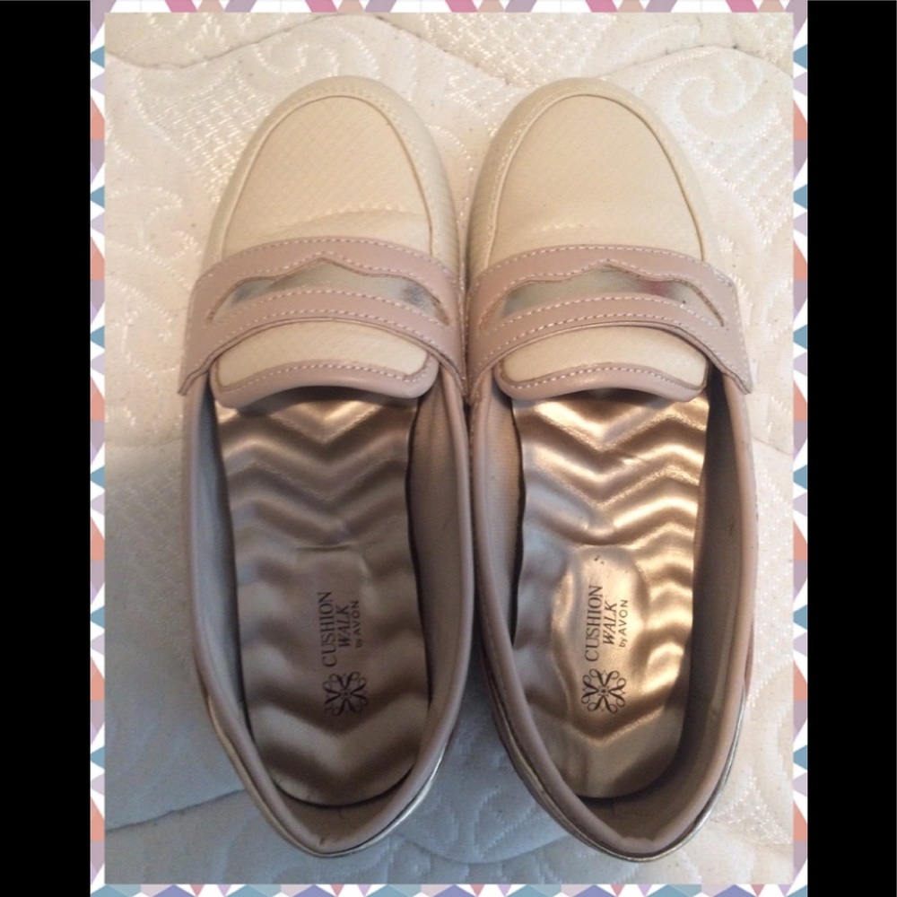 Venus Cushion Walk Metallic Loafer