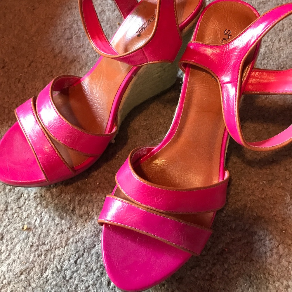 Pink wedges