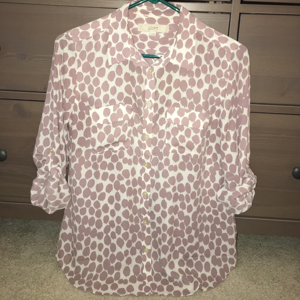 ✨NEW LISTING ✨ Casual button down blouse