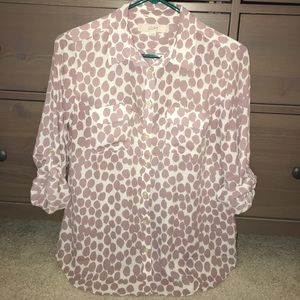 ✨NEW LISTING ✨ Casual button down blouse