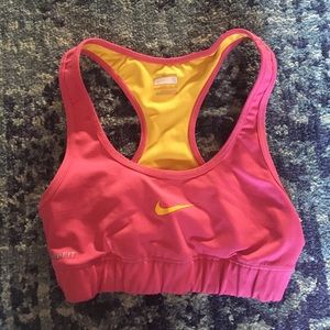 Nike Fit Dry sports bra