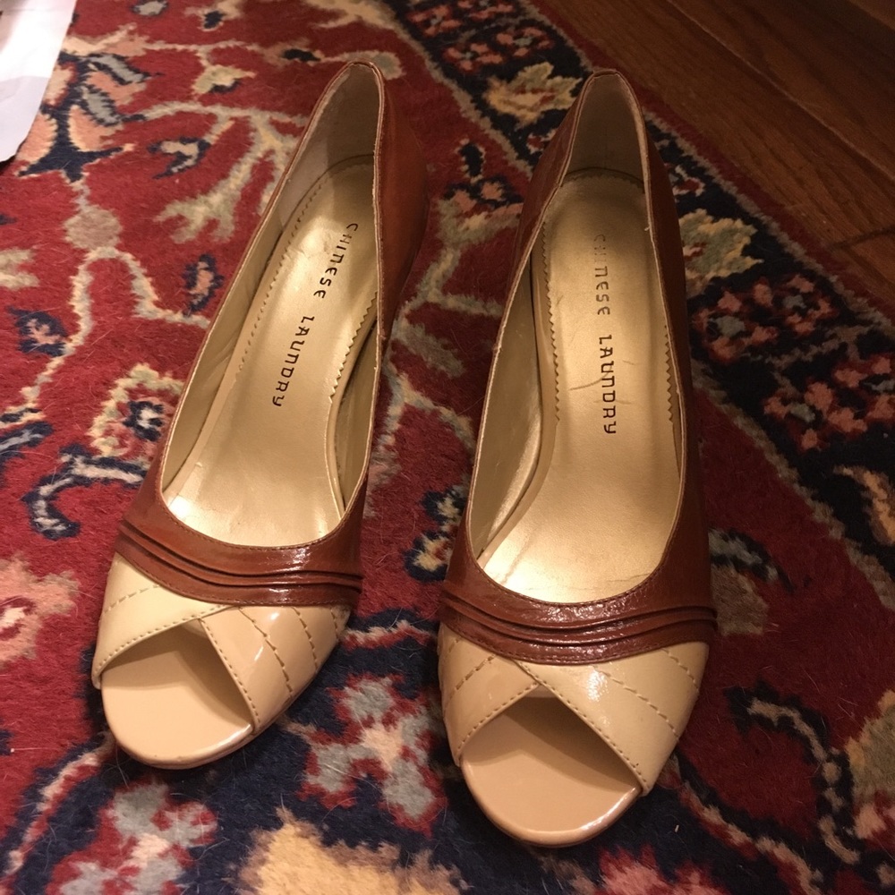 Tan peep toes