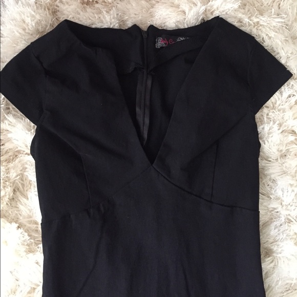 THE PERFECT BLACK DRESS FOR A NIGHT OUT!!!!! - Picture 2 of 4