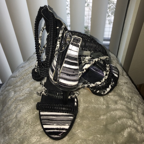 L.A.M.B. Women's Vine Sandal - Picture 5 of 6