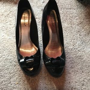 Black heels wig bow toe detail