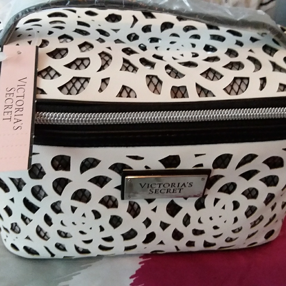 Makeup/accessory bag bonus VS roller ball