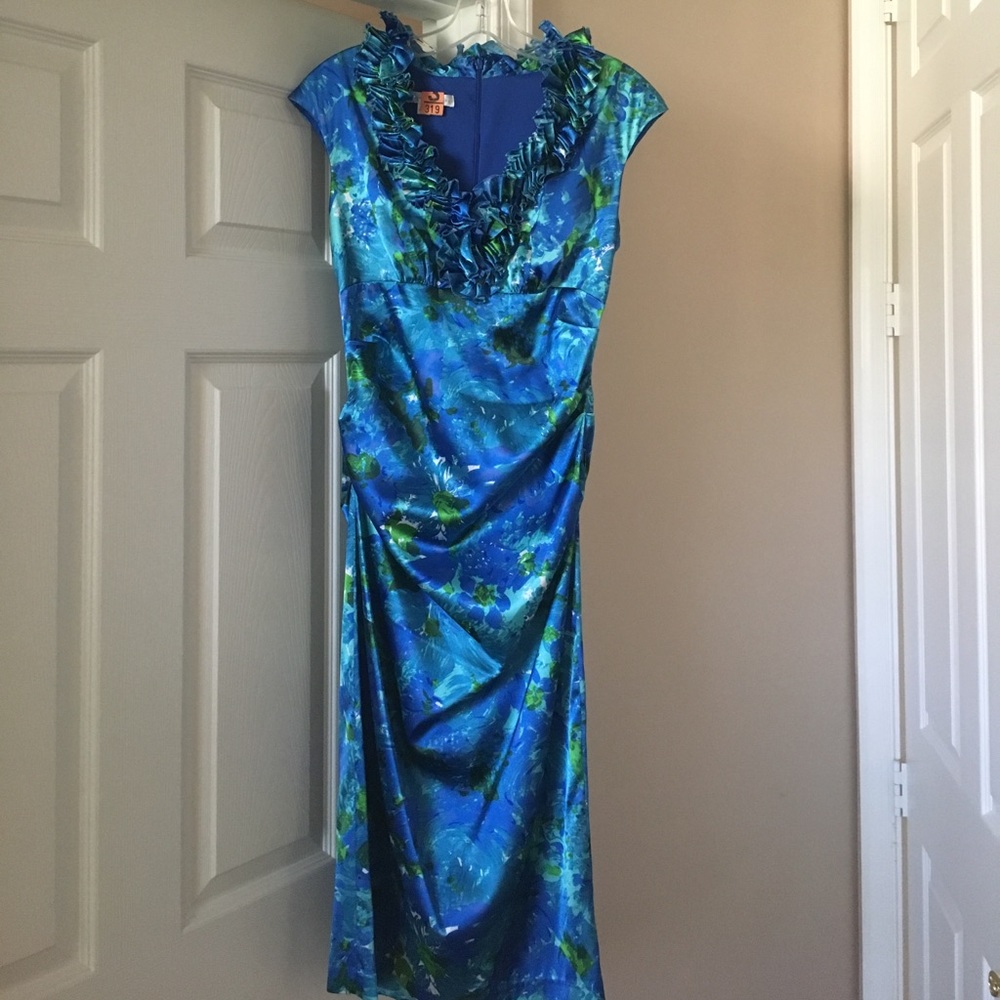Floral Rusched dress Worn Once!