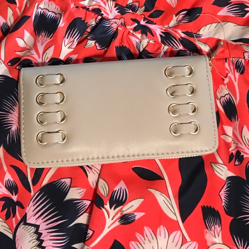 🎀2/$7🎀 NWOT taupe wallet w/lacing detail