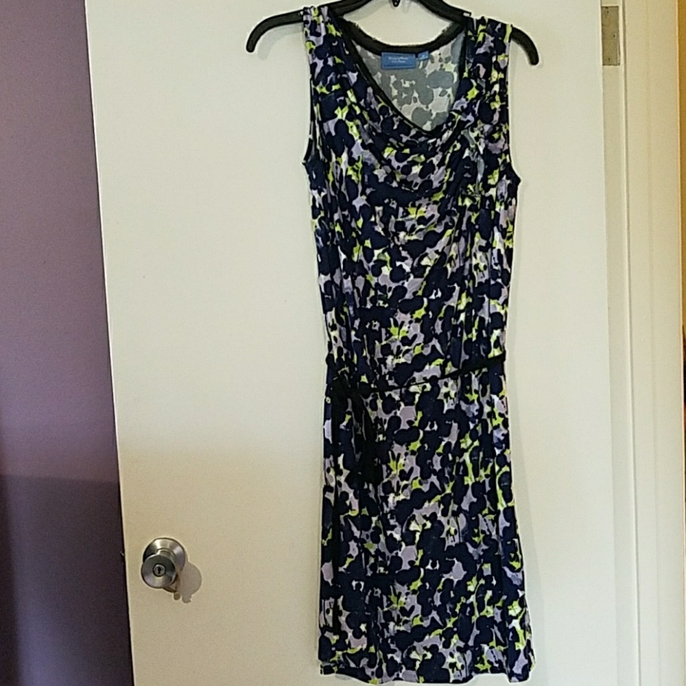 Simply Vera Wang sleeveless floral pattern dress M