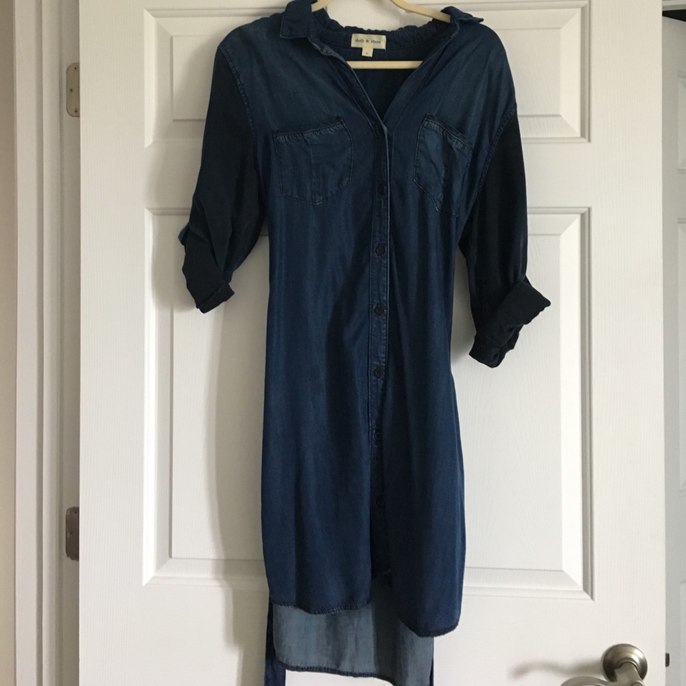 Two-toned Anthropologie chambray tie-waist dress!
