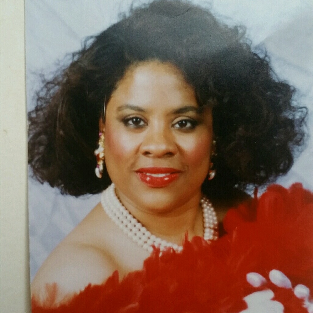 Meet your Posher, Elvira