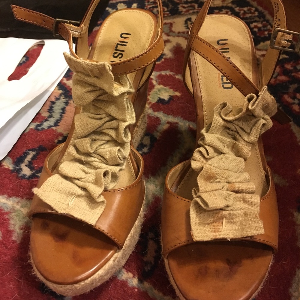 Tan burlap wedges