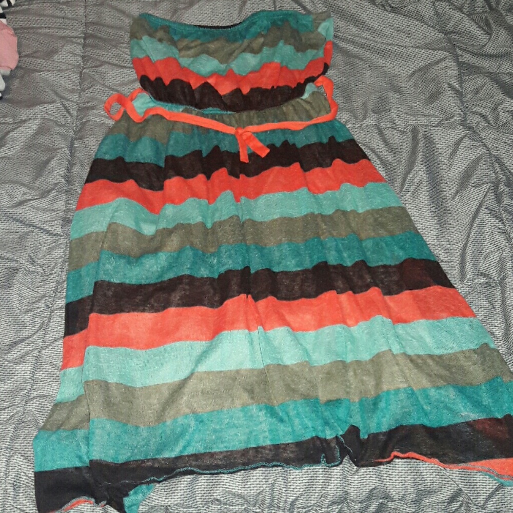 woman's dress. size L. multicolor.