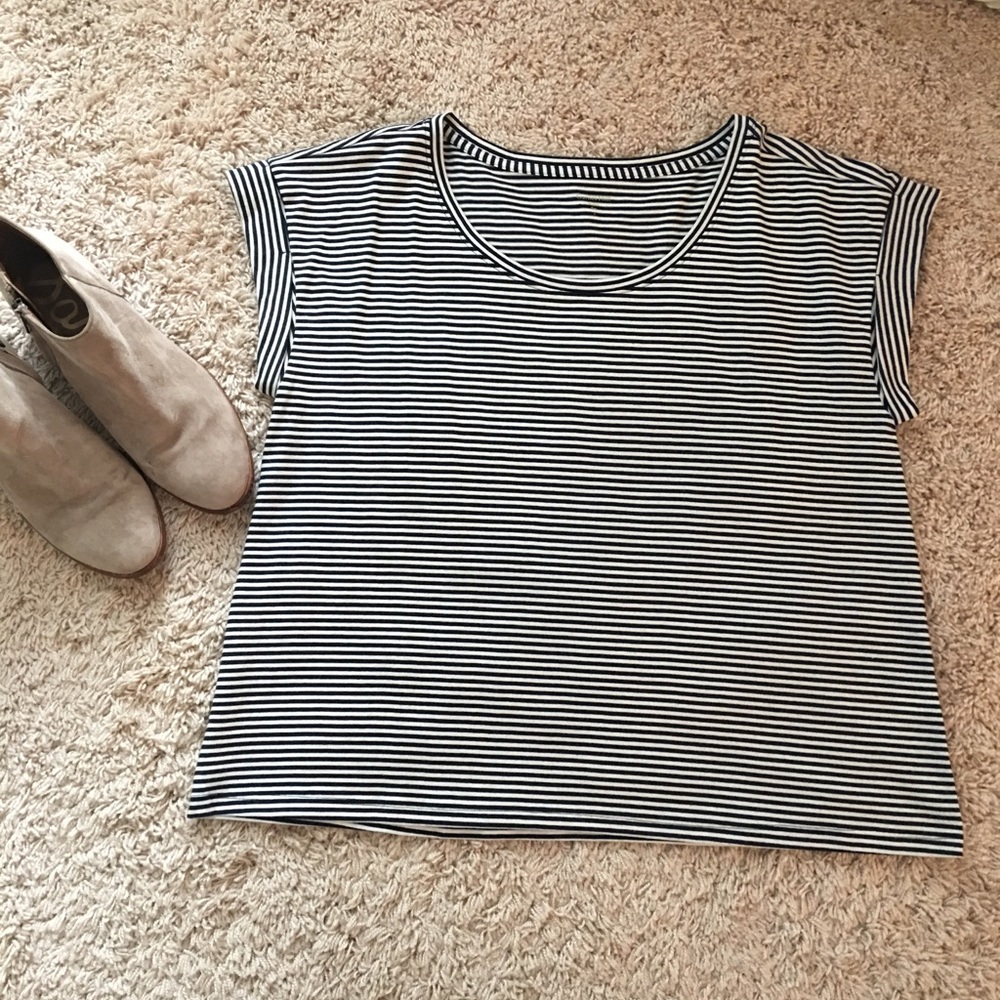 Garnet Hill PIMA MODAL CROPPED BOXY TOP
NAVY STRP