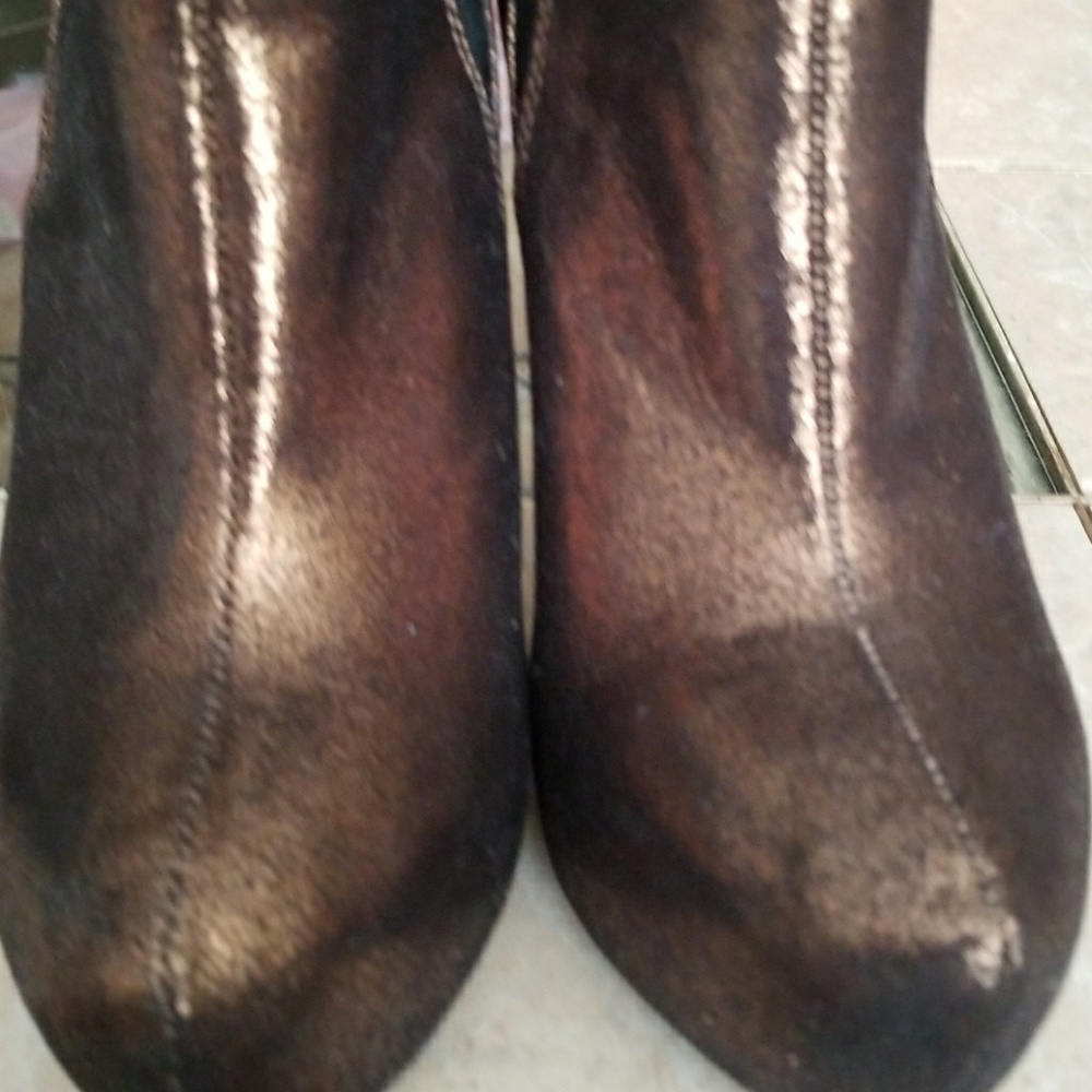 Shoes - Picture 2 of 4
