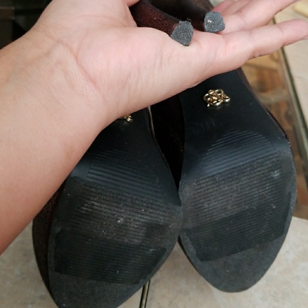 Shoes - Picture 4 of 4