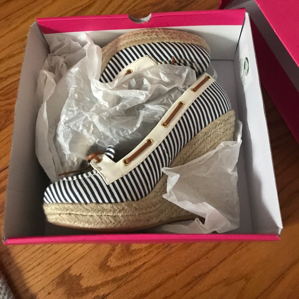 Shoe Dazzle size 9 wedge boat shoes!