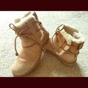UGG® La Jolla boot