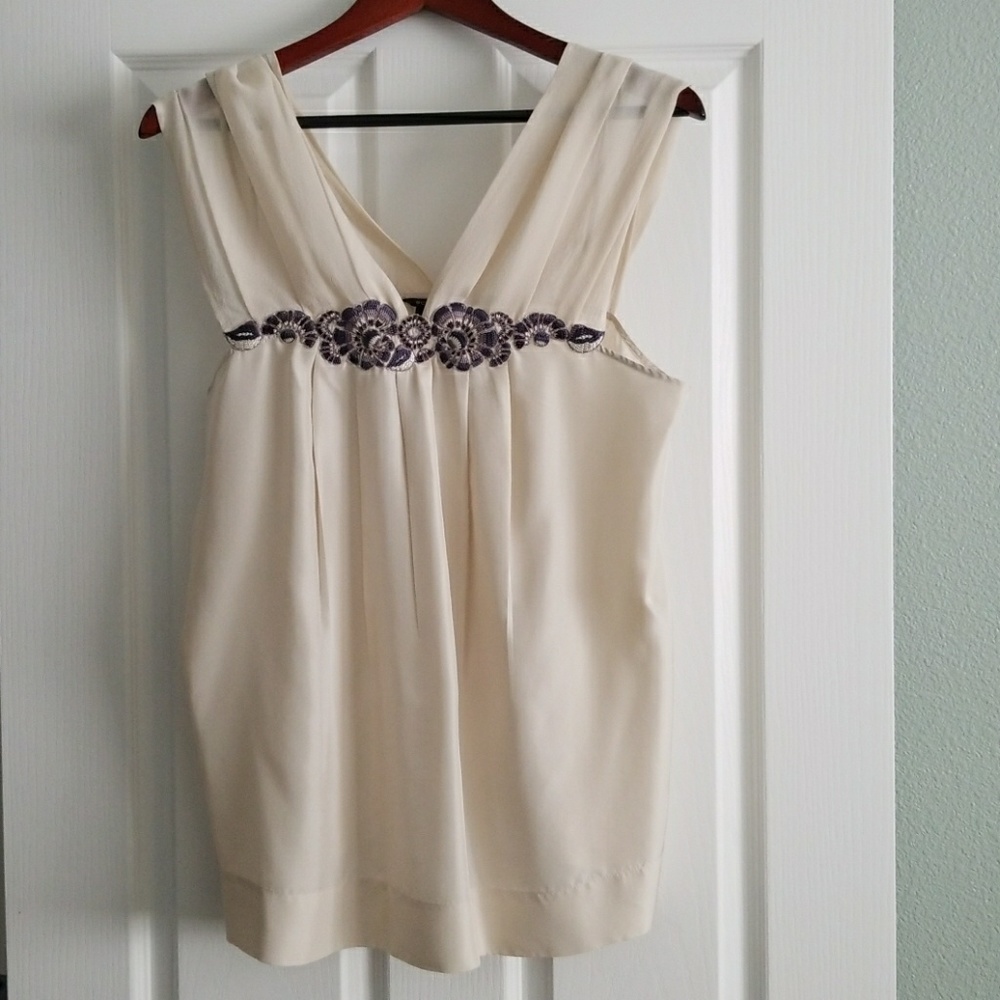 Gorgeous BCBG blouse