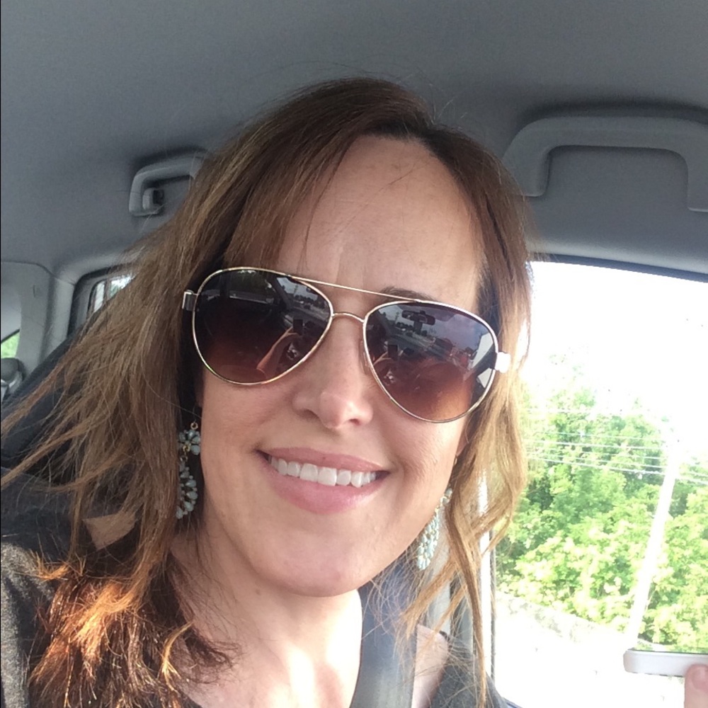 Meet your Posher, Alisa