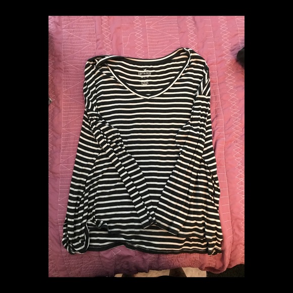 American Eagle Outfitters Tops - American eagle "soft and sexy" long sleeve tee 💕