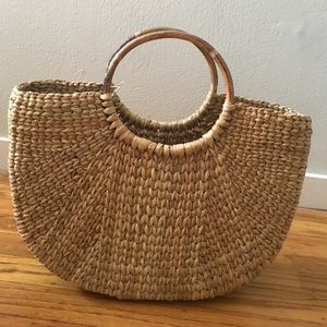 Straw summer purse