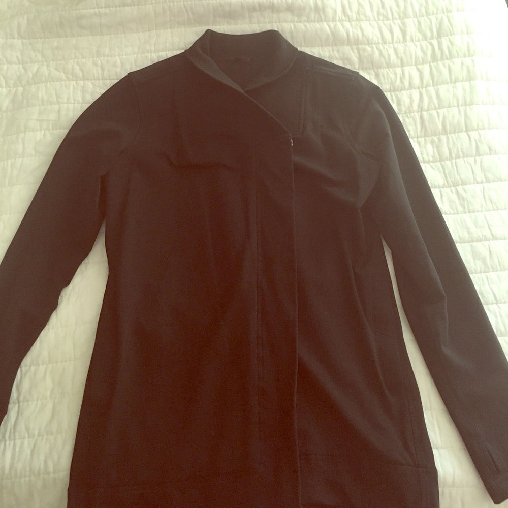 Black lululemon jacket