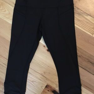 Lululemon Crops - Black
