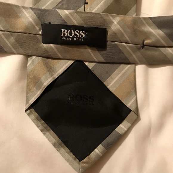 Vintage Hugo Boss silk tie made in Italy - Picture 3 of 4