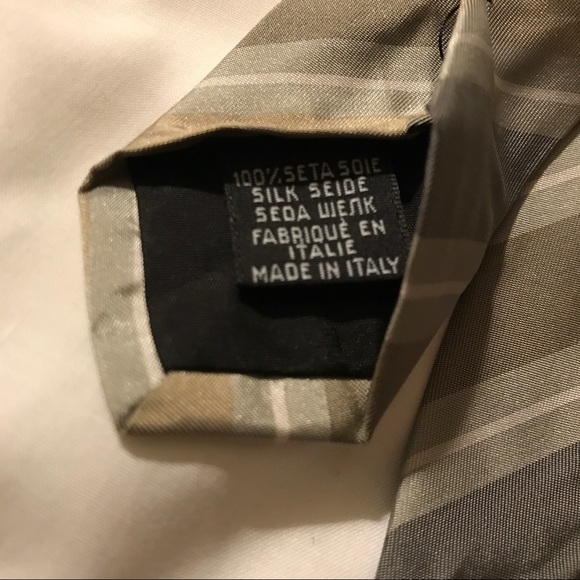 Vintage Hugo Boss silk tie made in Italy - Picture 4 of 4