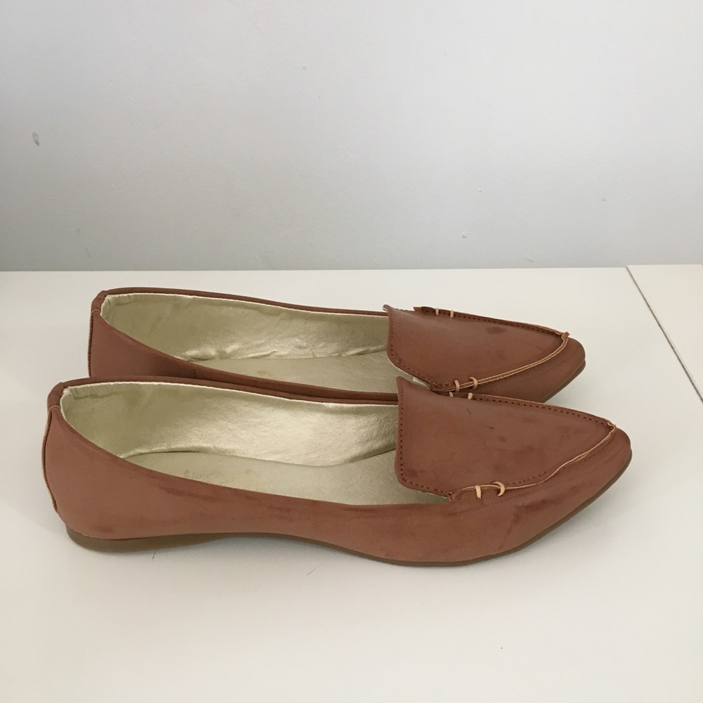 Flats - Picture 2 of 5