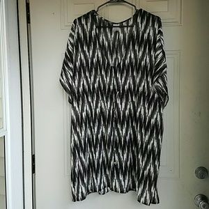 Like new! Merona swimsuit cover up size XL