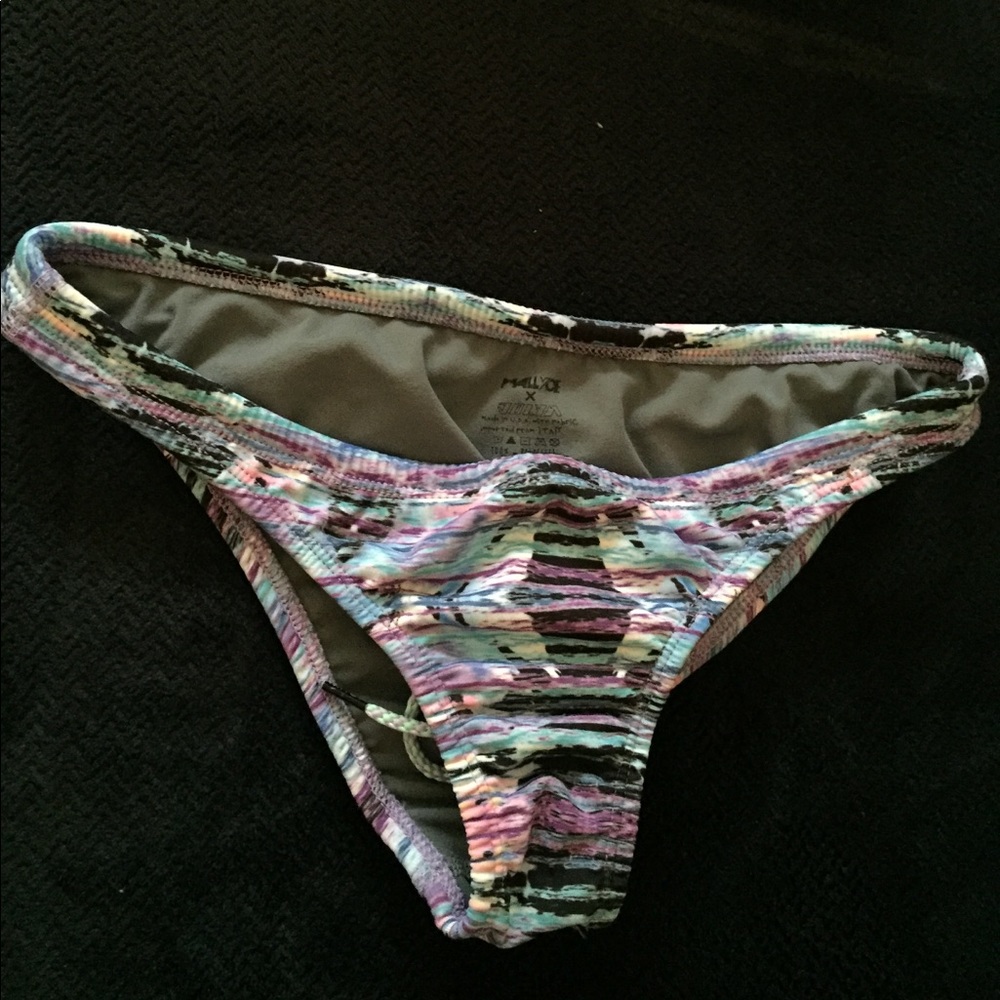 Jolyn bottoms