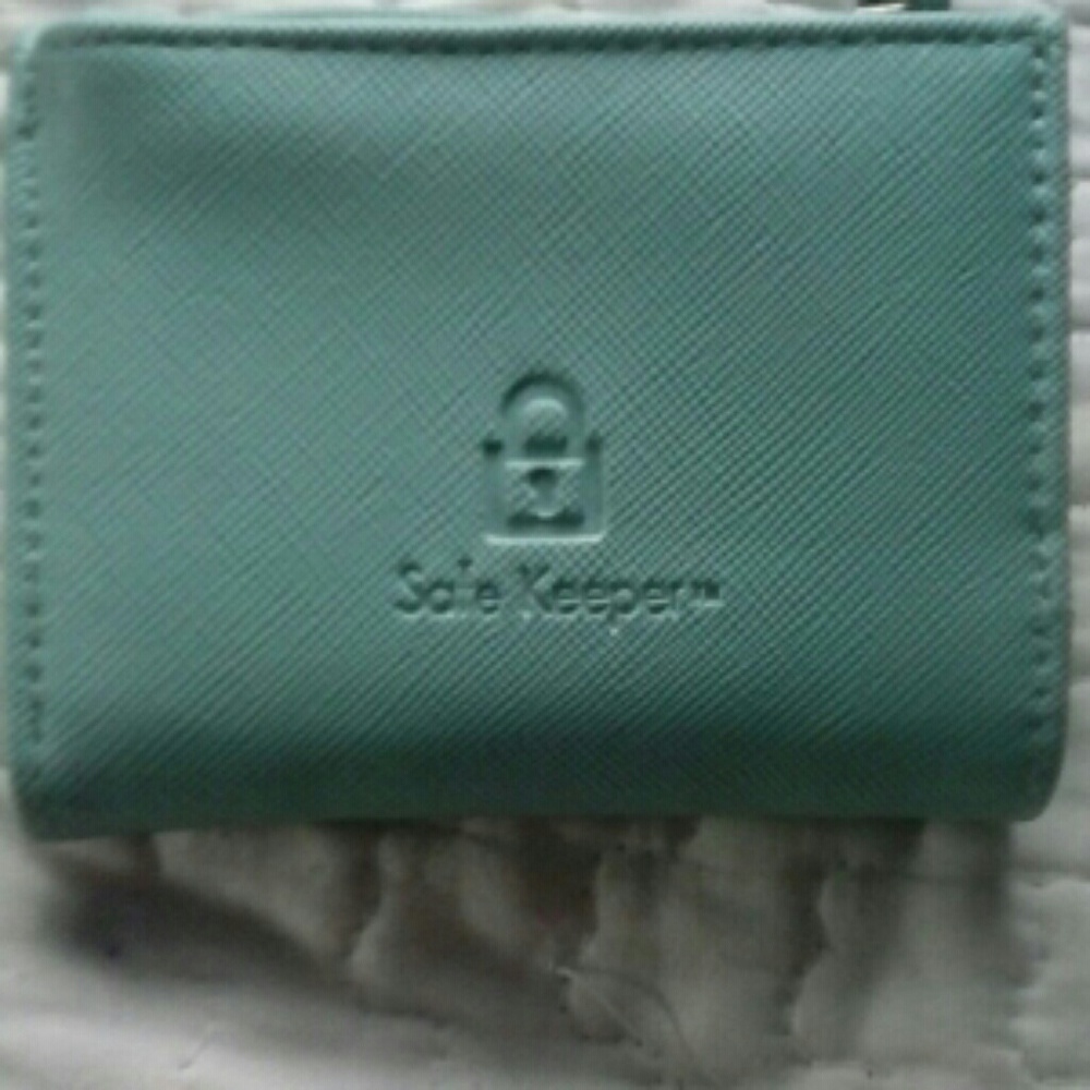 Safe keep wallet small