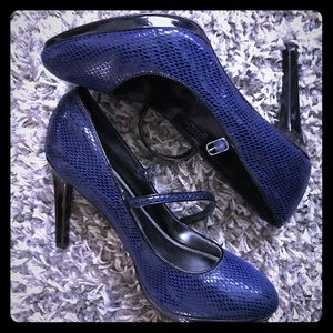 Stunning WH/BM Mary Jane Heels