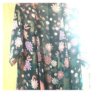 New medium Shirley without tags⭐️⭐️