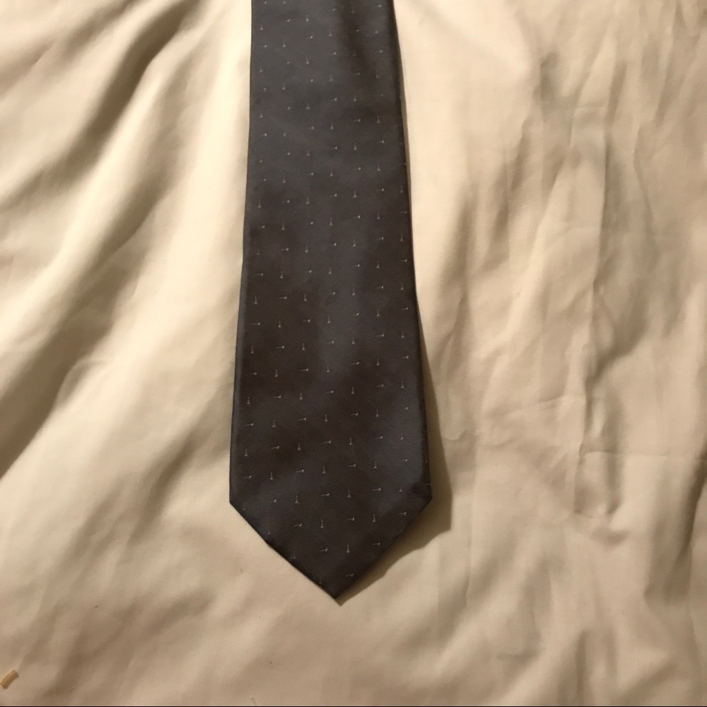 Vintage all silk grey Donna Karan tie