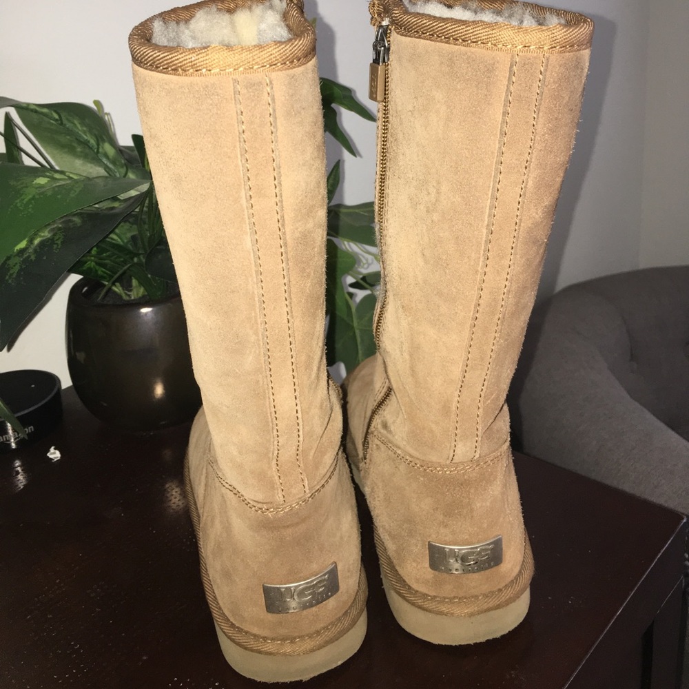 UGGS
