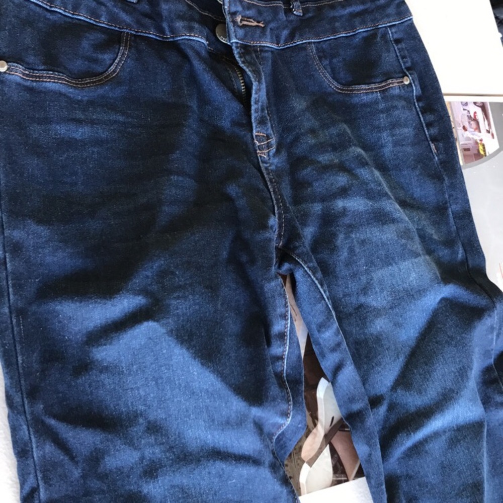 High wasted jeans ! Size :6 new !