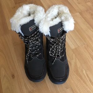 Alpine snow boots