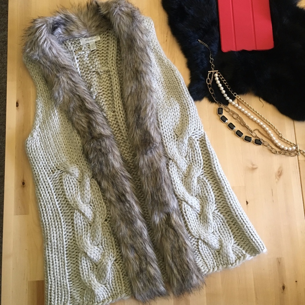 Dressbarn Sweater Vest with Faux Fur Trim. Size L