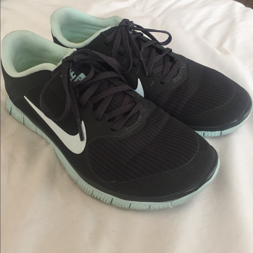 Tiffany blue and charcoal Nike 4.0