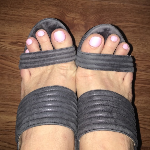 L.A.M.B. Mabelle Black Leather Platforms - Picture 8 of 8