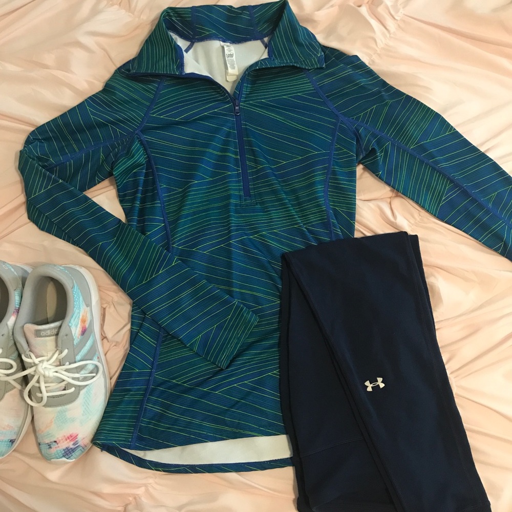 Under Armour Women's Pullover top