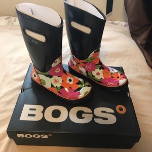 Rain boots NEVER WORN !