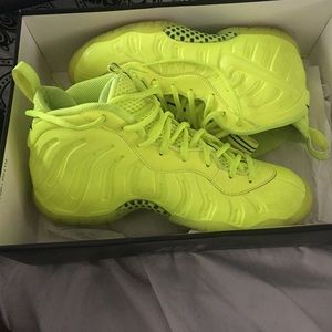 Nike Volt Little Posite