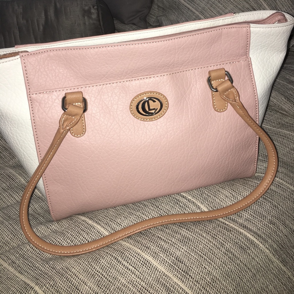 BRAND NEW Carryland Purse